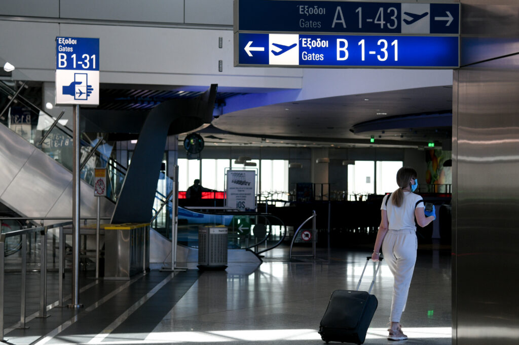 Ίλιγγος από την «συντριβή» της επιβατικής κίνησης στα αεροδρόμια - Πτώση 99% τον Απρίλιο! - Media
