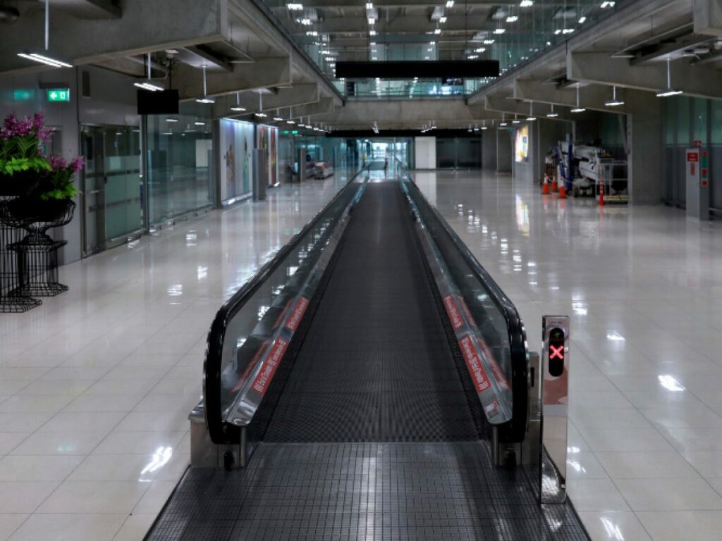 Μόλις 9 αφίξεις από το εξωτερικό το τριήμερο στο Ελ. Βενιζέλος - Media