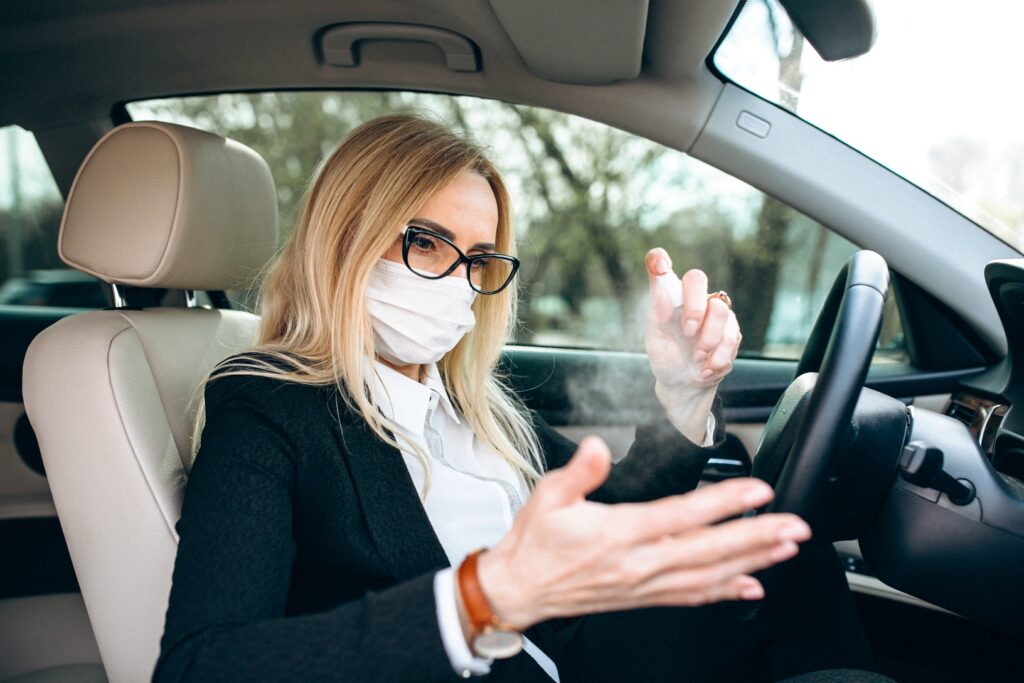 Αντισηπτικά: Υπάρχει περίπτωση ανάφλεξης αν παραμείνουν στο αυτοκίνητο; (Video) - Media