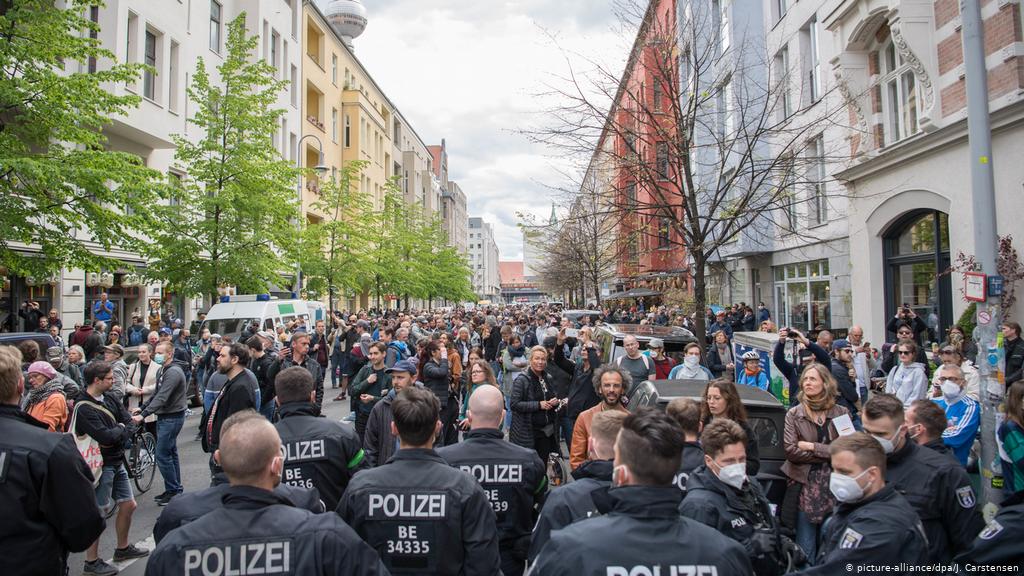Γερμανία: Νέος γύρος διαδηλώσεων κατά των περιοριστικών μέτρων για τον covid19 - Media