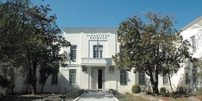 Βόλος: Είπε ότι δεν θυμόταν τίποτα η 46χρονη που έφτυσε αστυνομικό - Media