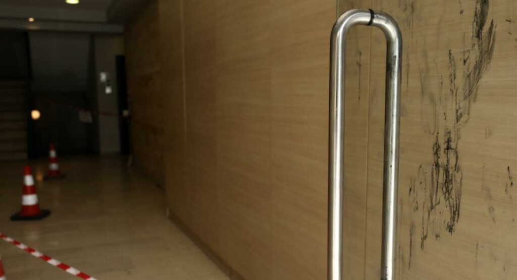 Επίθεση με βιτριόλι στην Καλλιθέα: Βγήκαν τα αποτελέσματα για το οξύ - Media