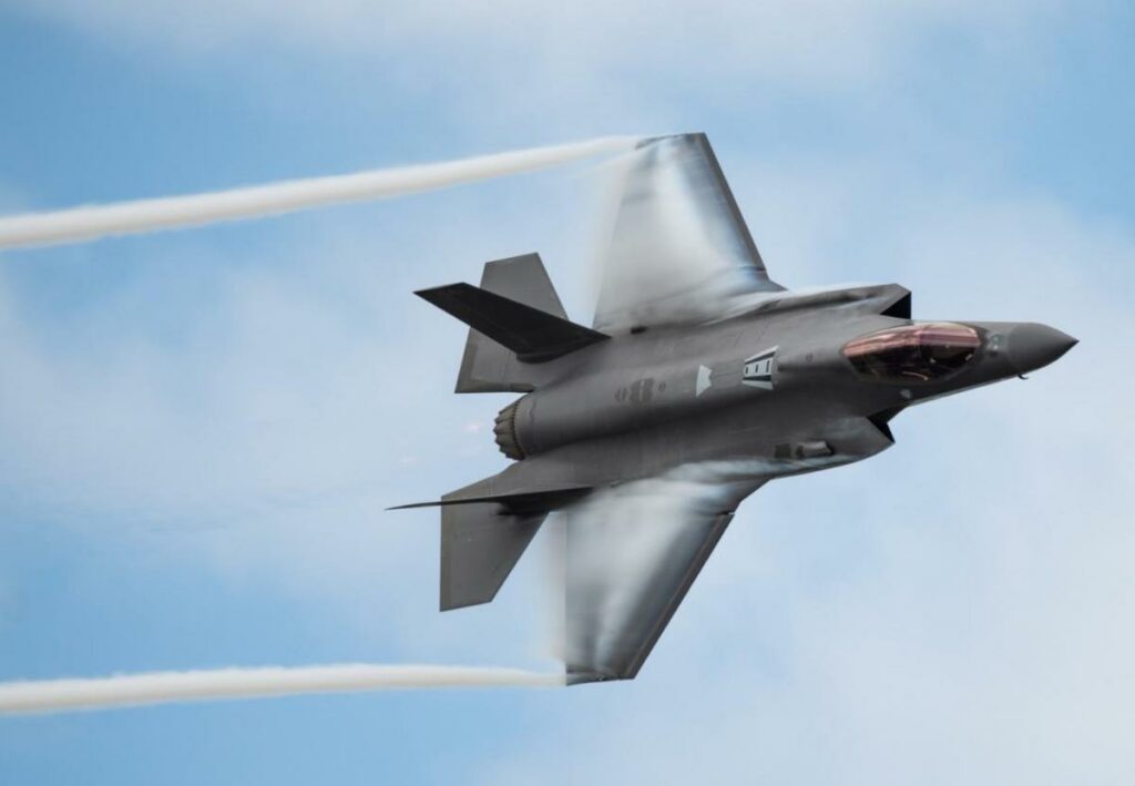 Πώς ο κορωνοϊός «ταλαιπωρεί» τα F-35 - Media