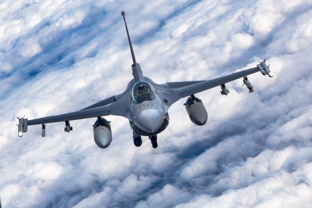 Αυτό είναι το μυστηριώδες F-21: Το μαχητικό που οι ΗΠΑ κατασκευάζουν μόνο για την Ινδία (Photo | Video) - Media