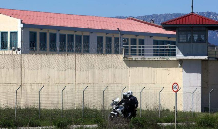 Φυλακές Τρικάλων: Κρατούμενος χτύπησε σωφρονιστικό υπάλληλο με …τηγάνι - Media