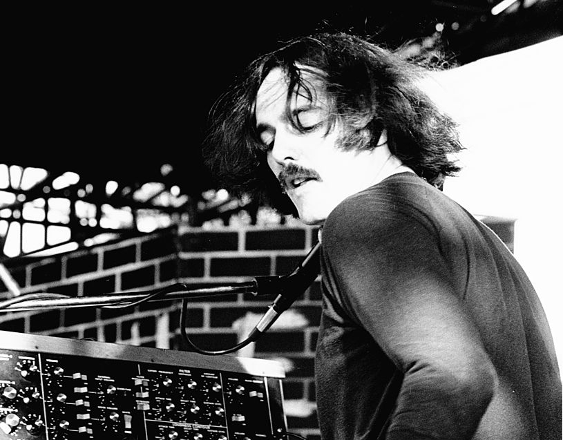 «Έφυγε» χτυπημένος από κορωνοϊό ο κιμπορντίστας των Stranglers (Photos | Video) - Media