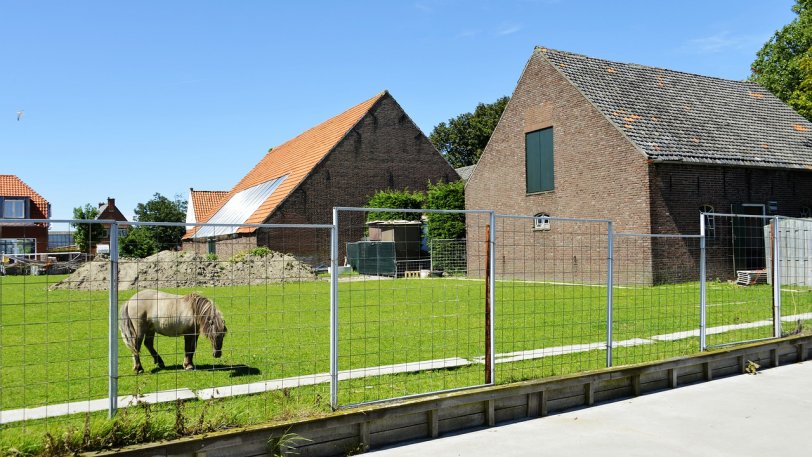 Βρετανία: Βαριόταν, άνοιξε μια τρύπα στο σπίτι του κι ανακάλυψε ένα σπήλαιο! (Photo) - Media