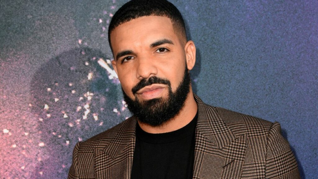 Drake: Ο διάσημος ράπερ τραγουδάει «Θα σε πάω ταξίδι στην Ελλάδα» (Video) - Media