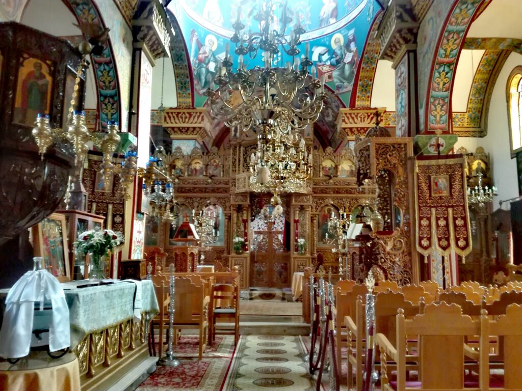 Χαλκιδική: Προσποιήθηκε τον προσκυνητή και... ξάφρισε το παγκάρι  - Media