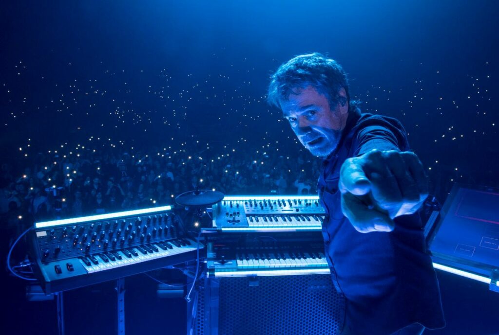 «Αγαπημένε μου Φλόριαν...»: Το συγκινητικό «αντίο» του Jean-Michel Jarre στον Florian Schneider - Media