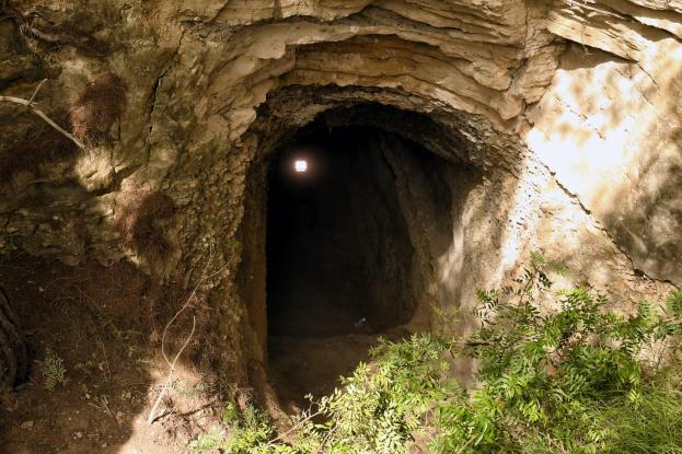 Tραγωδία στο Λουτράκι: Kαρέ-Καρέ η ανάσυρση των 4 σορών από το σπήλαιο - Media