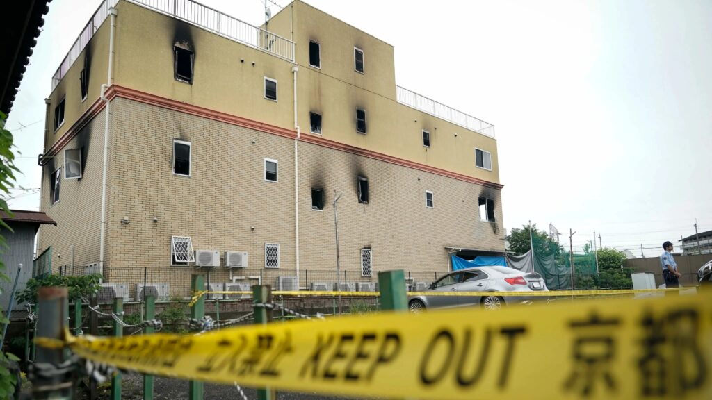 Ιαπωνία: «Χειροπέδες» στον εμπρηστή του στούνιο animation στο Κιότο - Είχαν χάσει την ζωή τους 36 άνθρωποι (Photo) - Media