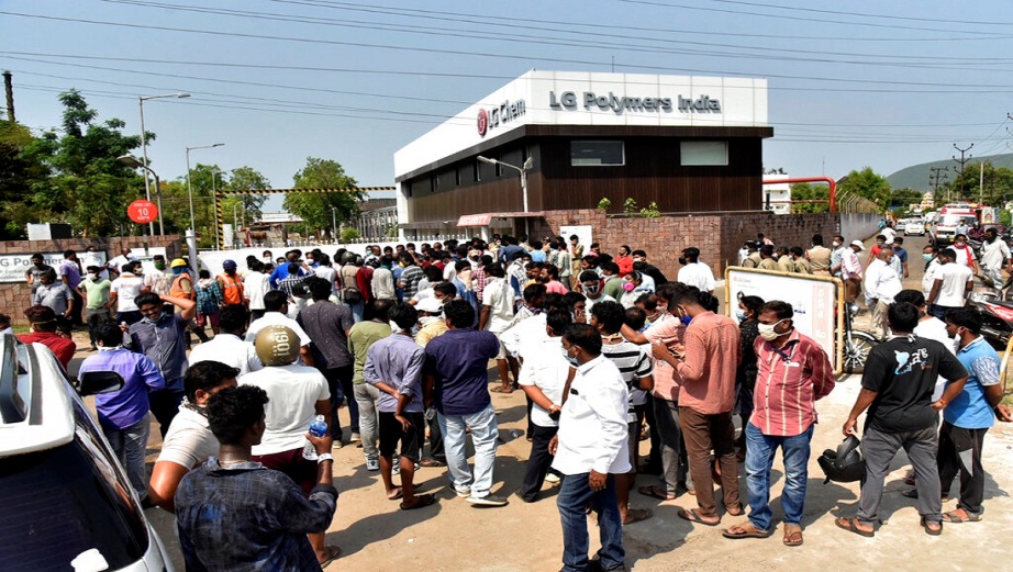 Ινδία: «Υπό έλεγχο» η διαρροή αερίου σε χημικό εργοστάσιο - Εννέα νεκροί και εκατοντάδες εισαγωγές στο νοσοκομείο (Photos) - Media