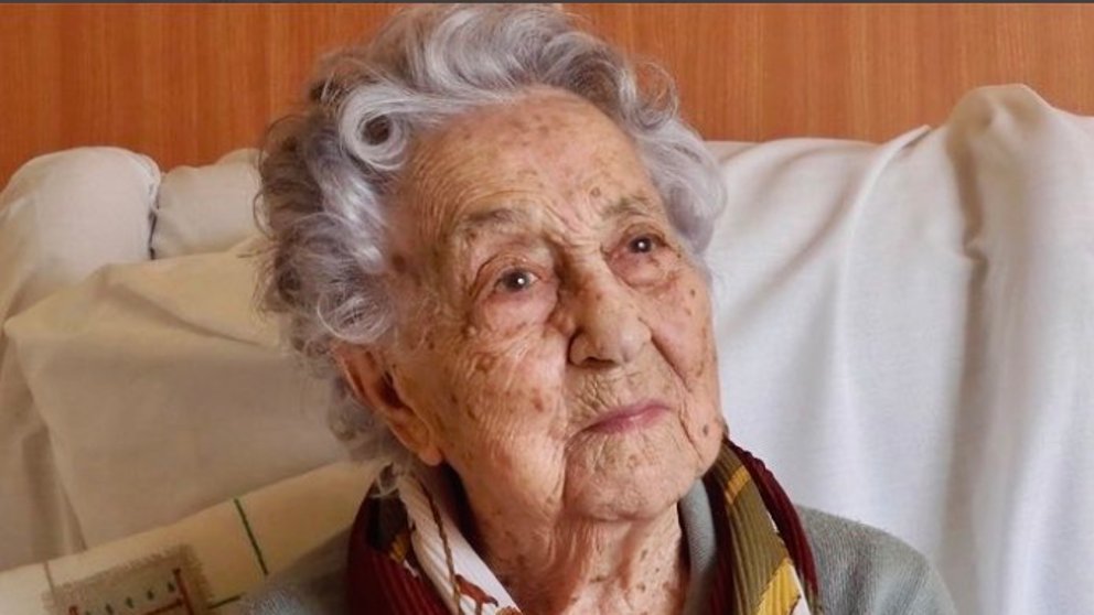 Iσπανία: Γιαγιά 113 ετών επιζήσασα της ισπανικής γρίπης, κατατρόπωσε έναν αιώνα μετά και τον κορωνοϊό! (Photos/Video) - Media