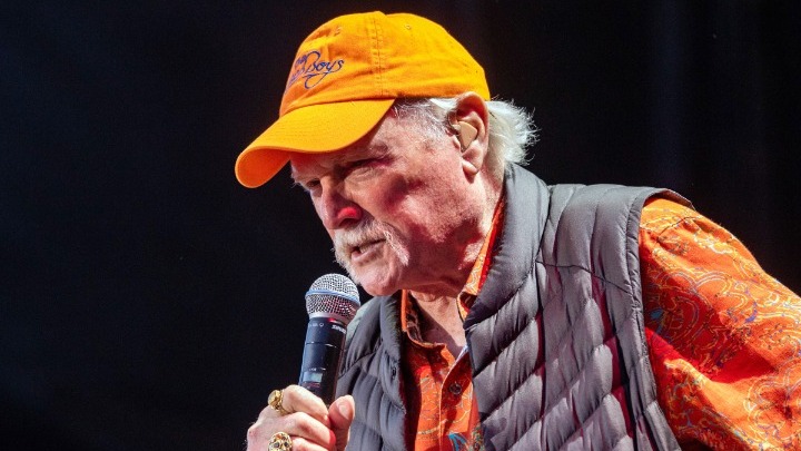 «This Too Shall Pass»: To τραγούδι του Mike Love των Beach Boys για την πανδημία (Video) - Media