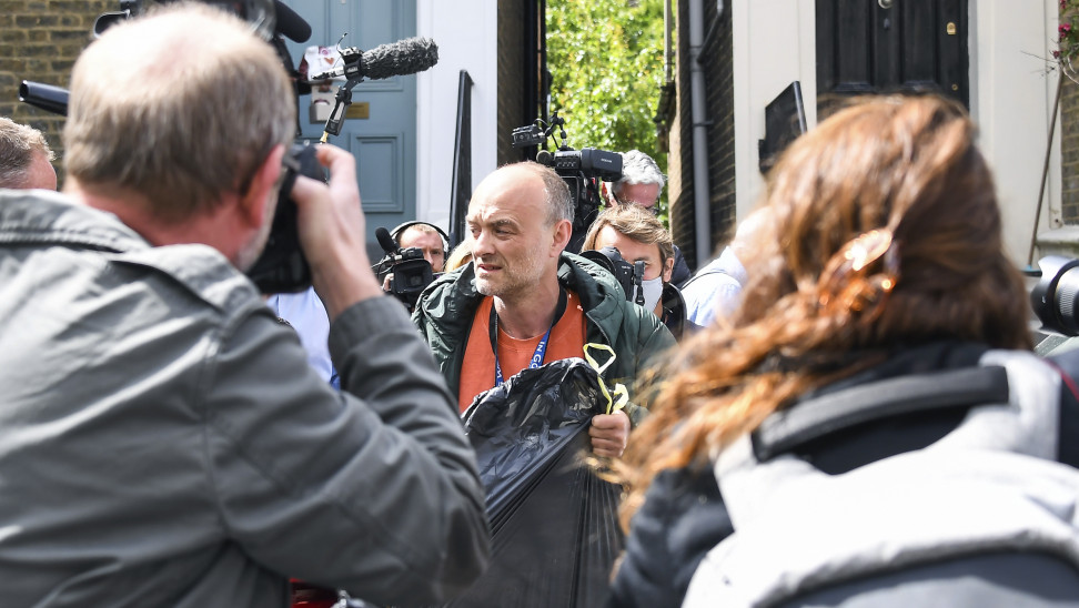 «Κατανοητό» το ταξίδι του συμβούλου του Μπ. Τζόνσον κατά τη διάρκεια της καραντίνας - Media