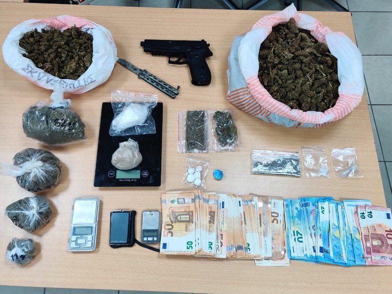 Το μπουλόνι, το ποτό, και τα σουβλάκια - Η ορολογία για τη διακίνηση κοκαΐνης στην Ηλεία - Media