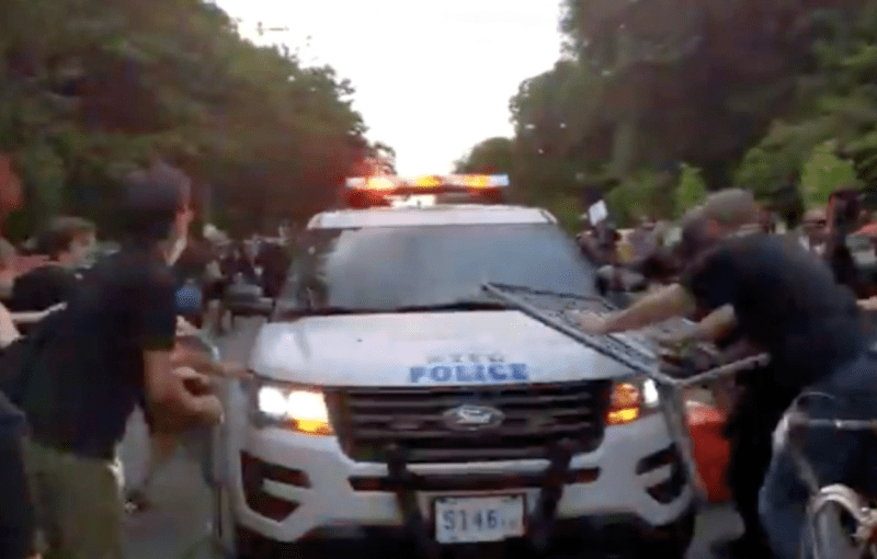 Νέα Υόρκη: Περιπολικά εφορμούν κατά διαδηλωτών (Videos) - Media