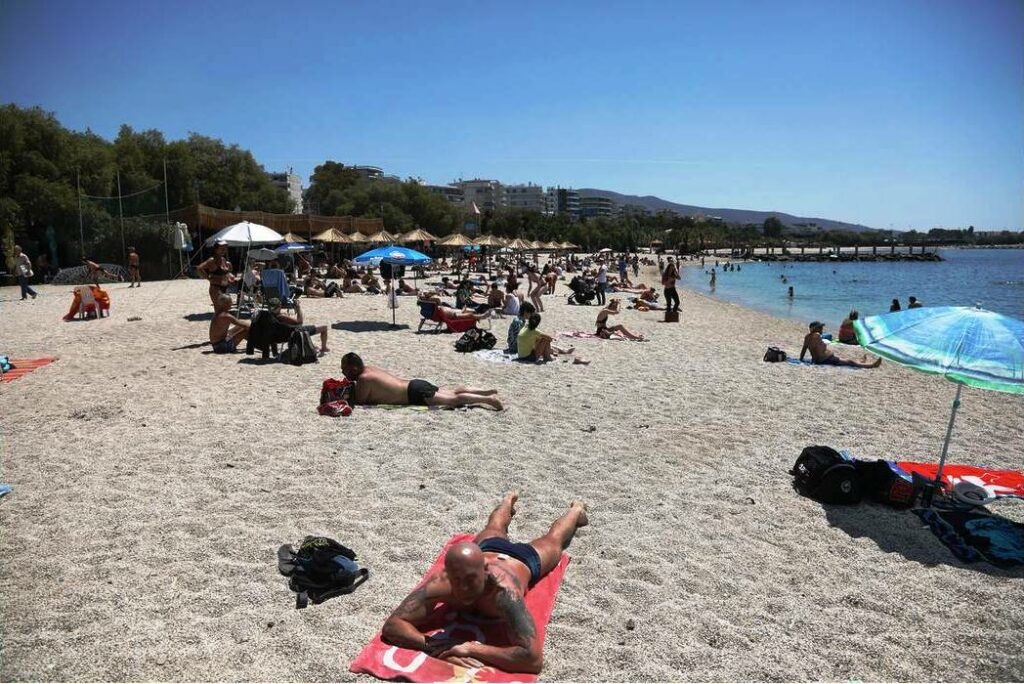 Κομβικό το Σαββατοκύριακο για την περαιτέρω χαλάρωση των μέτρων - Πώς θα λειτουργήσουν οι παραλίες - Media
