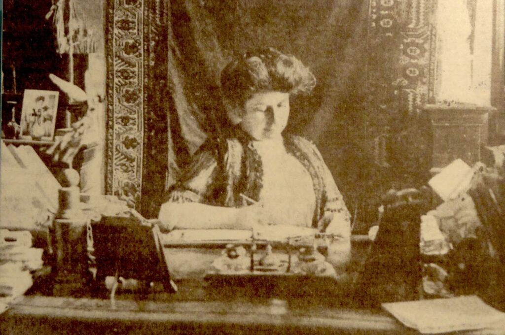 Σαν σήμερα το 1952 οι Ελληνίδες αποκτούν το δικαίωμα του εκλέγεσθαι (Photos) - Media