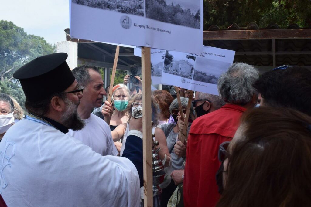 Έκρυθμη η κατάσταση στην Ηλιούπολη: Διαδηλωτές συνεπλάκησαν με πιστούς - Media