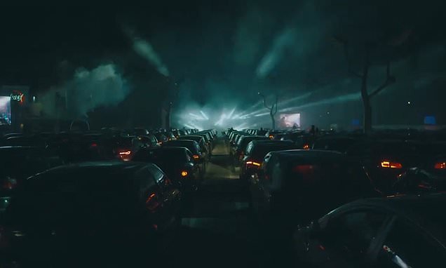 Το τερμάτισαν στη Γερμανία – Ρέιβ κλαμπ μετατράπηκε σε drive in και οι θαμώνες διασκέδαζαν μέσα στα αυτοκίνητα τους (Video) - Media