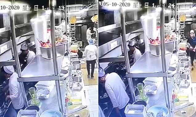 Σεφ έφτυσε μέσα στο τηγάνι την ώρα που μαγείρευε επειδή τον ενοχλούσε ο λαιμός του (Video) - Media