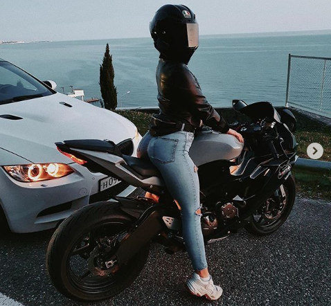 Ρωσία : Νεαρή καλλονή βιντεοσκοπεί πώς «γκαζώνει» με 193 χλμ/ώρα και μετά... ντεραπάρει (Video/Photos) - Media