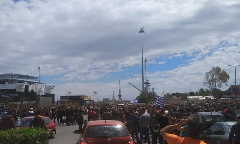 Ποιος κορωνοϊός...: Συγκέντρωση κατά της μεταφοράς μεταναστών στη Σούδα (Video) - Media