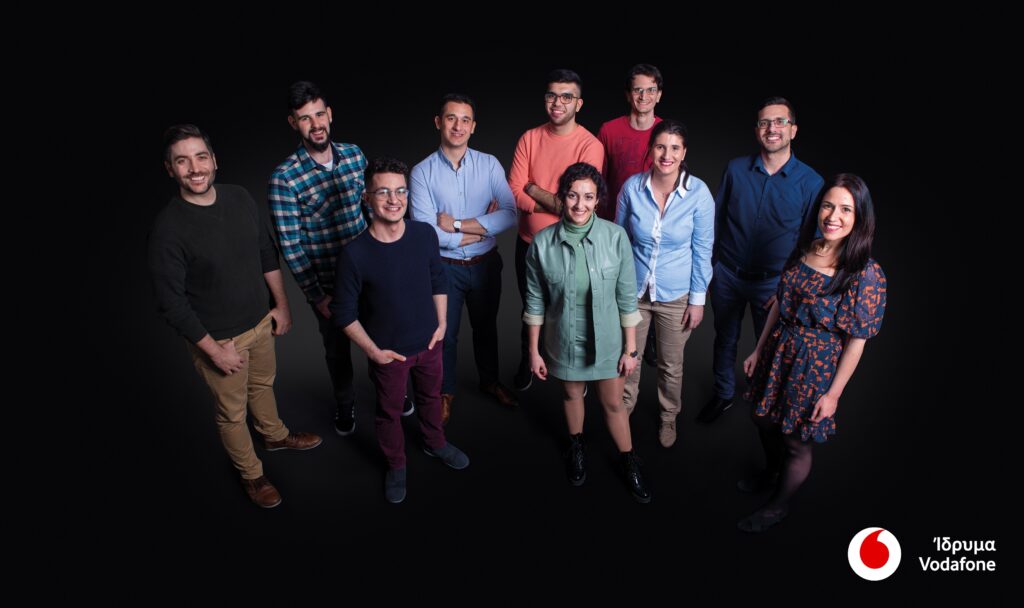 Δέκα νέοι χρησιμοποιούν την τεχνολογία για να προσφέρουν κοινωνικό έργο με επίκεντρο τον άνθρωπο μέσα από το πρόγραμμα World of Difference  - Media