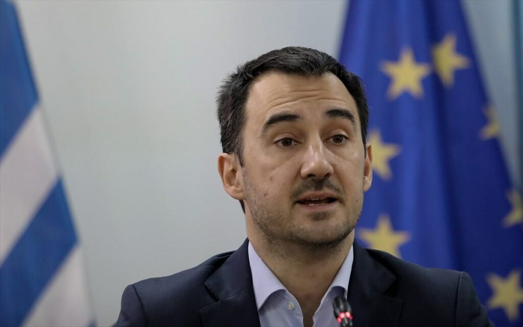 Ο Χαρίτσης «σφυροκοπά» την Κεραμέως: Έχει αριστεύσει στο γενικευμένο μπάχαλο - Media