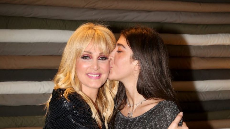 Ξεσπά η Νατάσα Θεοδωρίδου: «Ψευδή όσα γράφτηκαν για το παιδί μου - Oυδέποτε θα έθετε σε κίνδυνο την υγεία κάποιου» (Video) - Media