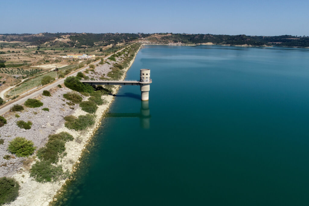 Αιφνιδιαστικά η κυβέρνηση εκχωρεί με ΣΔΙΤ το 80% των αποθεμάτων νερού της χώρας - Media