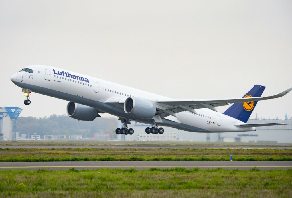 Σε 22.000 απολύσεις προχωρεί άμεσα η γερμανική Lufthansa - Media