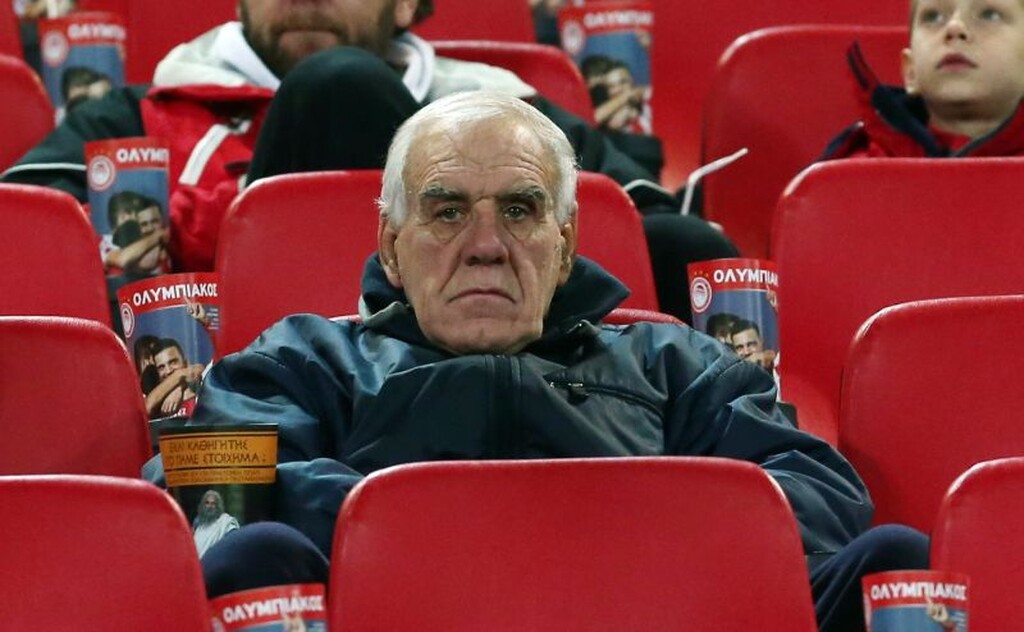 Το συγκινητικό πανό των οπαδών του Ολυμπιακού για τον Νίκο Αλέφαντο στο «Καραϊσκάκης» (Photo) - Media