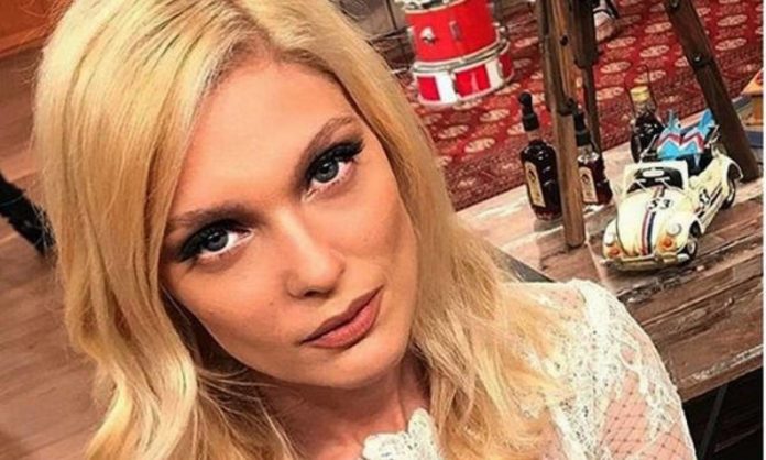 Η συγκίνηση της Αναστασίας Περράκη μπροστά στην κάμερα - «Ο πατέρας μου έφυγε χορεύοντας» (Video) - Media