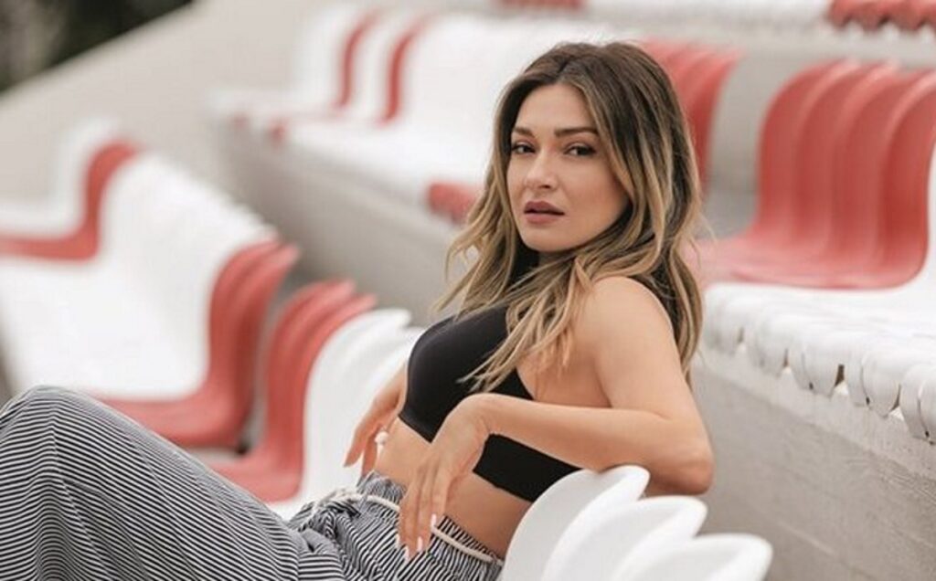 Γνωστή τραγουδίστρια βίωσε τρομακτική εμπειρία με εμμονικό θαυμαστή - Media