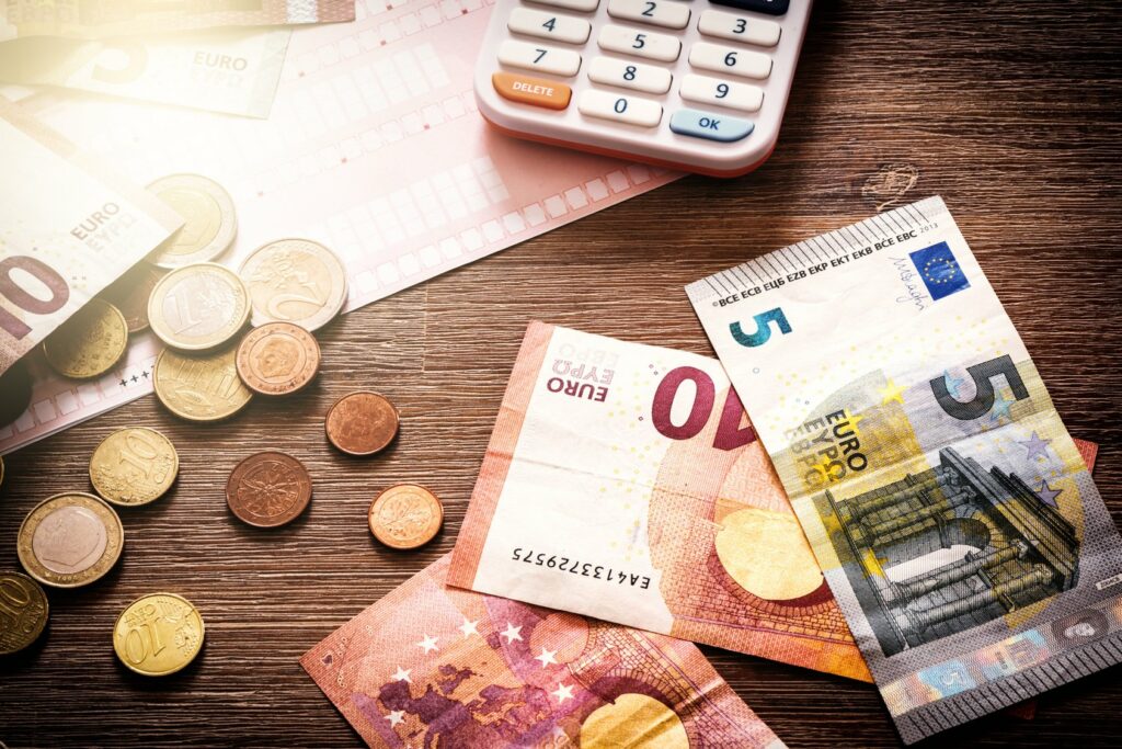 Αποζημιώσεις εργαζομένων: Οι προθεσμίες των δηλώσεων και τα ποσά που δικαιούνται - Media
