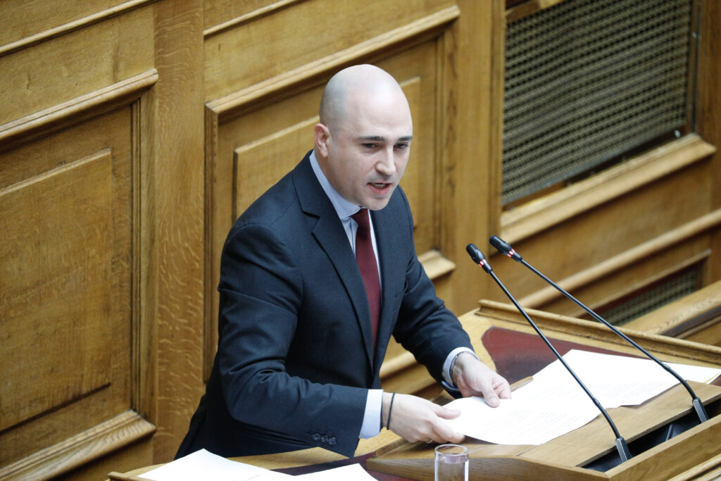 Μπογδάνος: Να γίνει νόμος ο πολιτικός γάμος ομοφύλων  - Media