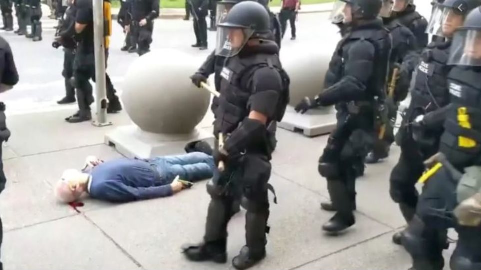 ΗΠΑ: Αστυνομικοί παραιτήθηκαν από την μονάδα τους διαμαρτυρόμενοι για την διαθεσιμότητα που τέθηκαν δύο συνάδερφοί τους - Media
