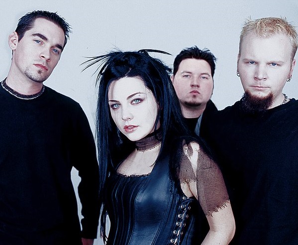 Σπάνια τηλεοπτική εμφάνιση για την τραγουδίστρια των Evanescence (Video) - Media