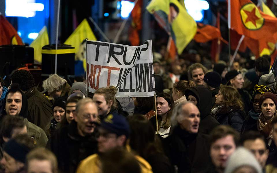 Διαδηλώσεις κατά του ρατσισμού και της αστυνομικής βίας στην Ζυρίχη και σε άλλες ελβετικές πόλεις - Media