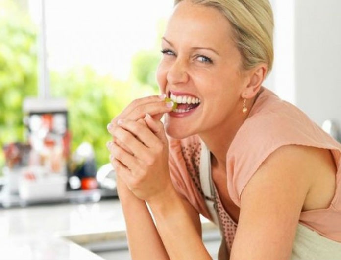 Τρεις διατροφικές αλλαγές που πρέπει να κάνετε αν ξεπεράσατε τα 50! - Media