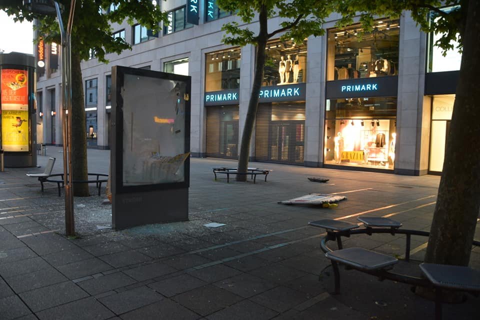 Στο χάος βυθίστηκε η Στουτγκάρδη: Σπασίματα και λεηλασίες (Video) - Media