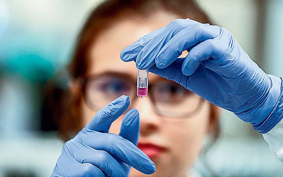 Κορωνοϊός: Ολοκληρώθηκε η β’ φάση των κλινικών δοκιμών και του δεύτερου ρωσικού εμβολίου - Media