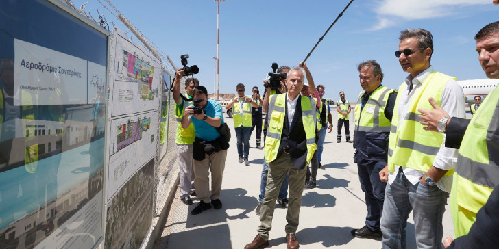 Κ. Μητσοτάκης: Συνεχίζονται τα έργα εκσυγχρονισμού του αερολιμένα Σαντορίνης - Media
