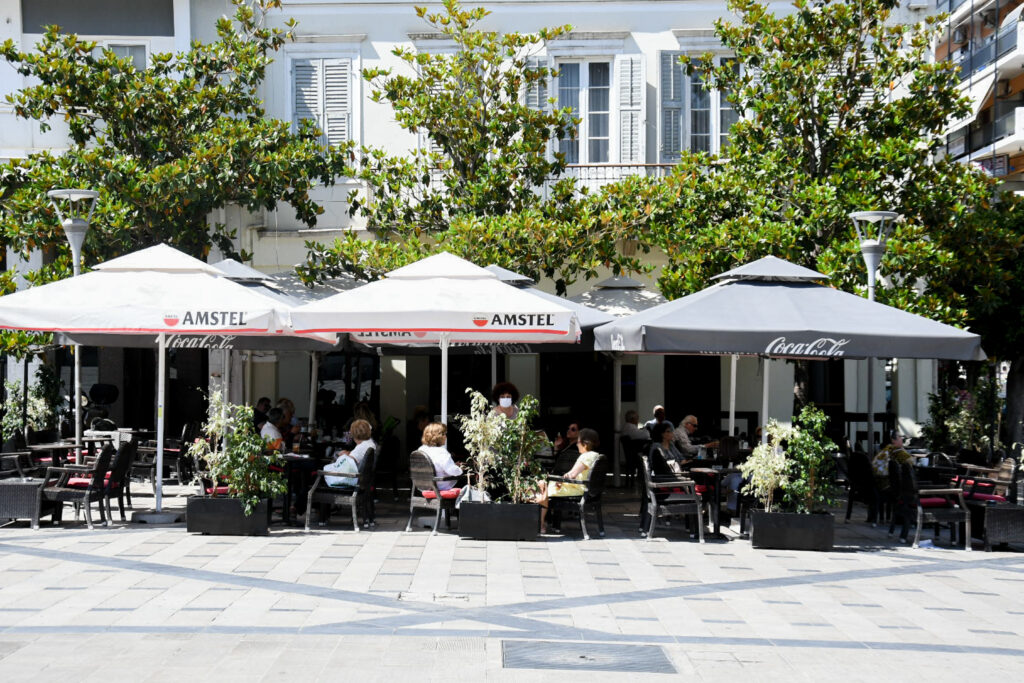 Εστίαση σε εσωτερικούς χώρους από τις 6 Ιουνίου - Πότε ανοίγουν γυμναστήρια, πάρκα αναψυχής και κατασκηνώσεις (λίστα/Video) - Media