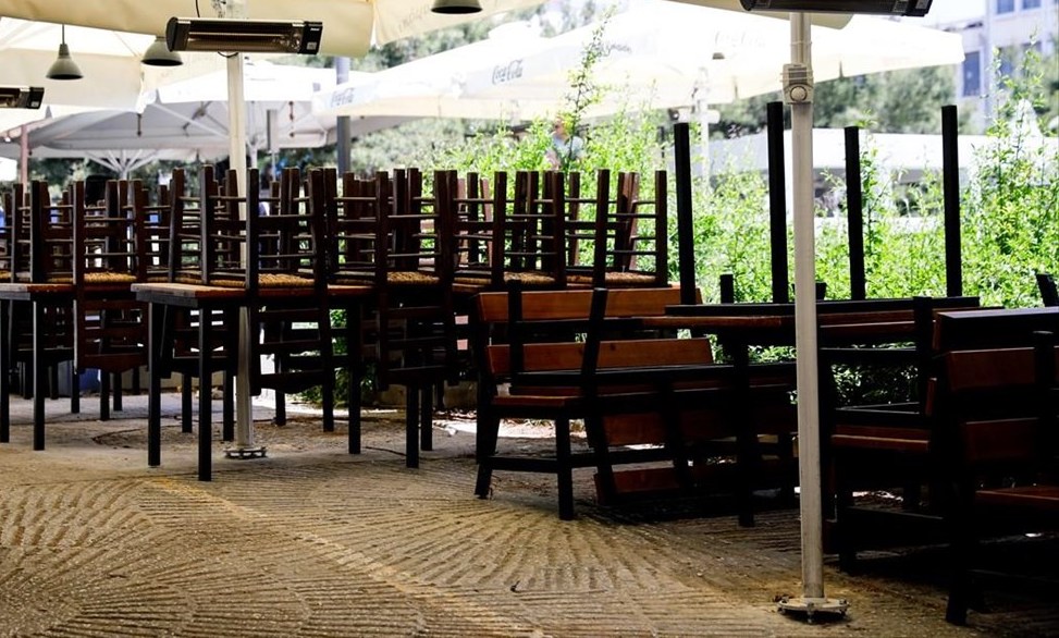 Συναγερμός στην εστίαση: Ένα στα τέσσερα καταστήματα δεν άνοιξε - Media
