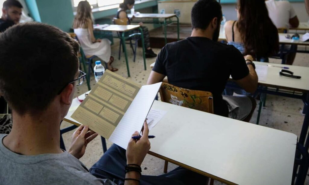 Πανελλήνιες 2020: «Βατά» τα σημερινά θέματα σε Ιστορία και Πληροφορική - Media