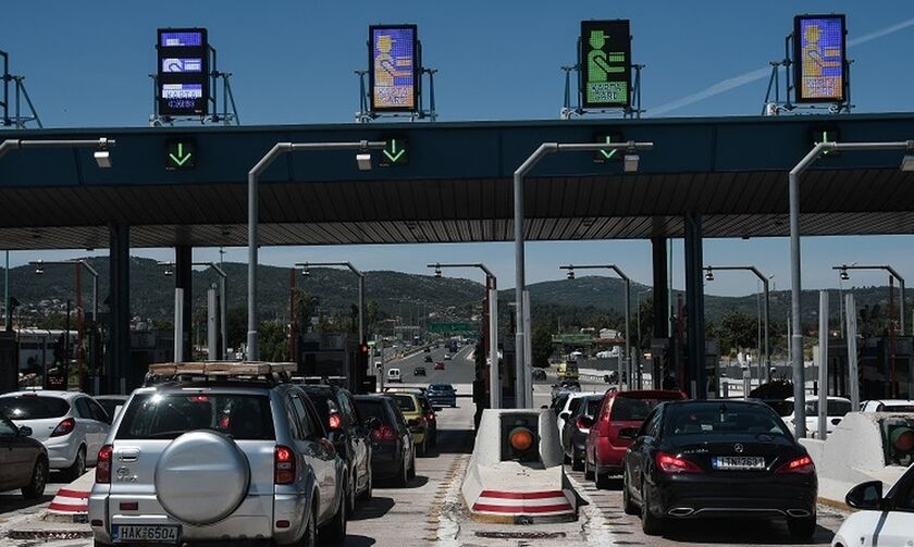 Στα ίδια επίπεδα με πέρυσι η κίνηση στα διόδια για το τριήμερο του Αγ. Πνεύματος - Media